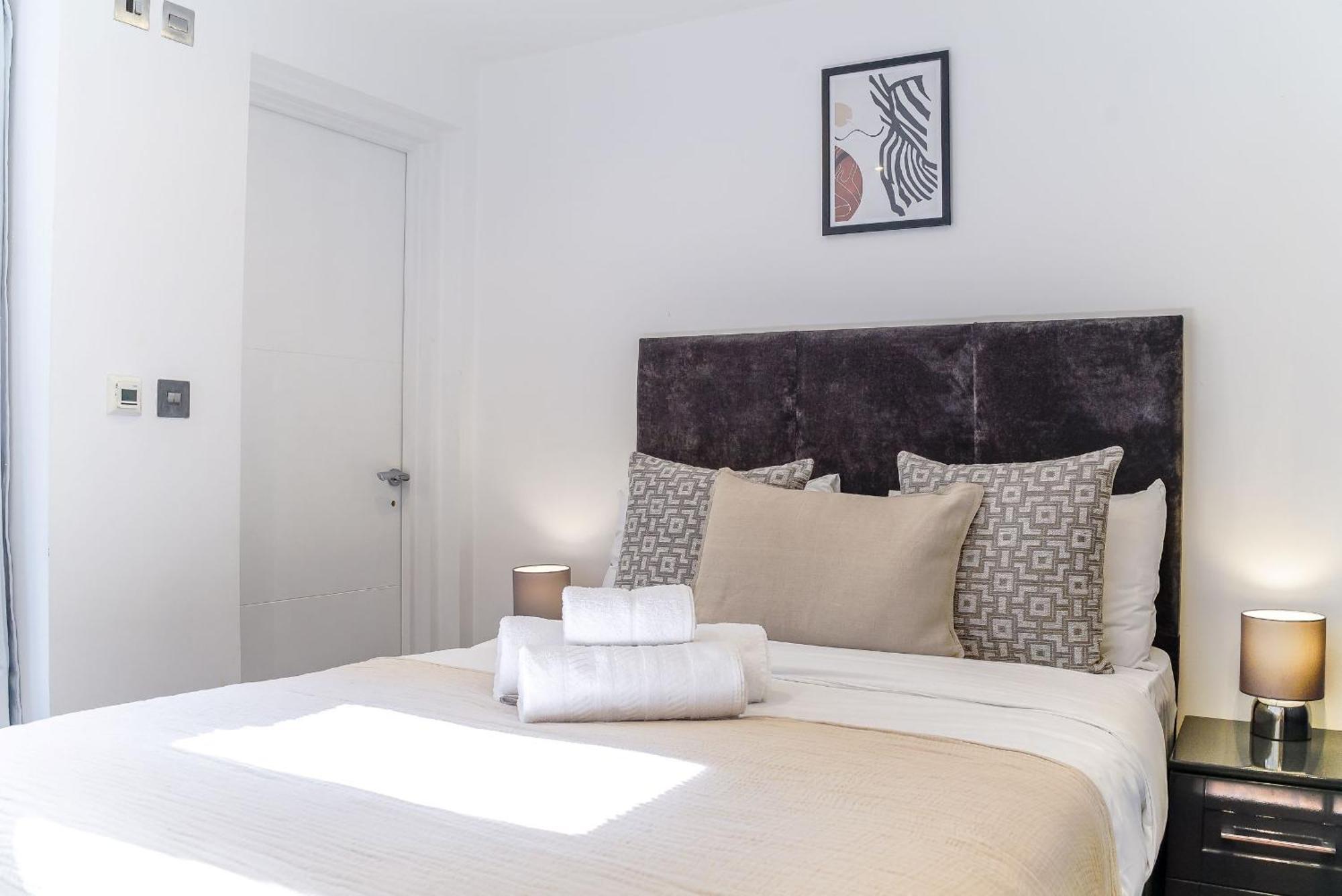 Notting Hill & Hyde Park - 2Br - Cityapartmentstay Londra Exterior foto