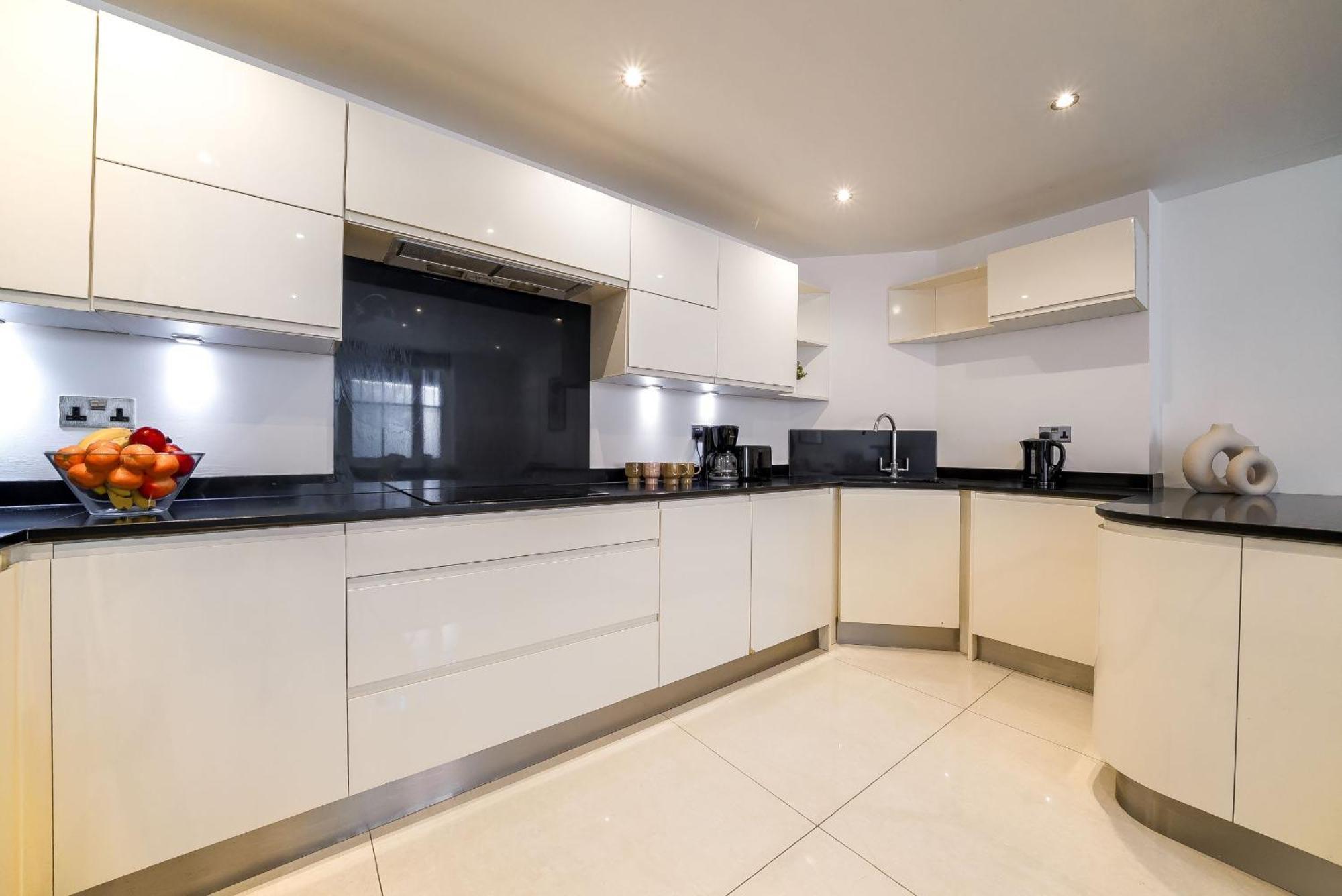 Notting Hill & Hyde Park - 2Br - Cityapartmentstay Londra Exterior foto